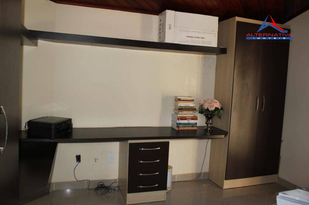 Casa à venda com 3 quartos, 209m² - Foto 10