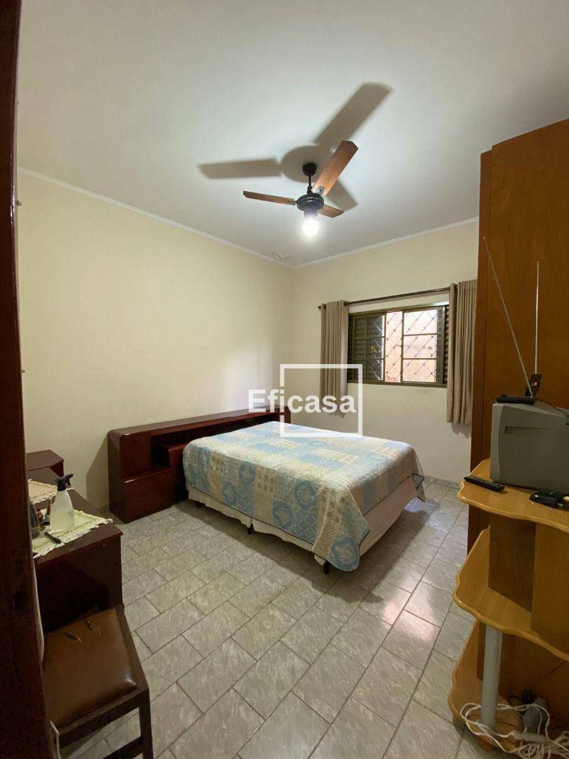 Casa à venda com 3 quartos, 200m² - Foto 22