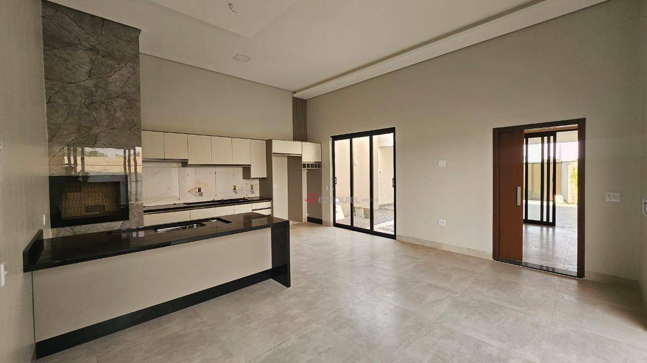 Casa à venda com 3 quartos, 186m² - Foto 3