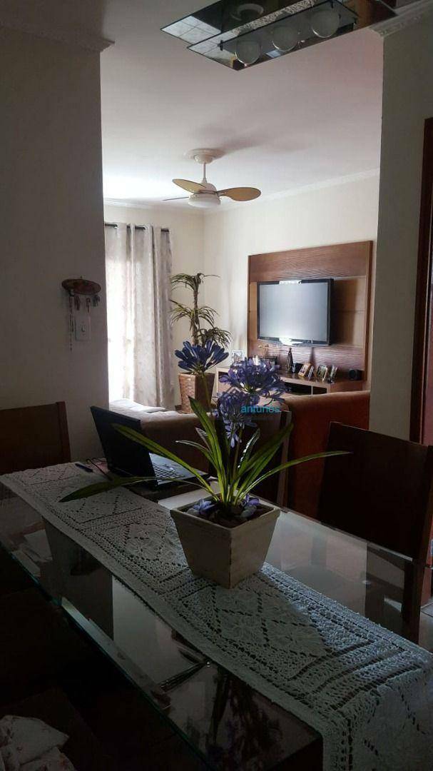 Apartamento à venda com 2 quartos, 70m² - Foto 8