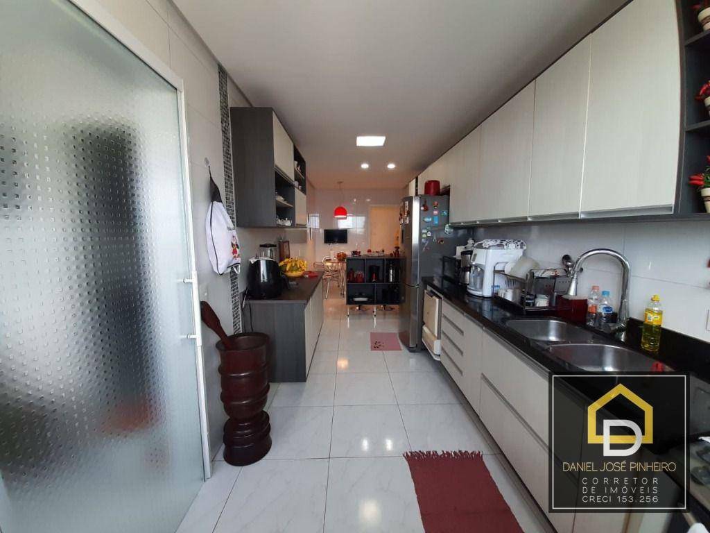 Apartamento à venda com 3 quartos, 157m² - Foto 17