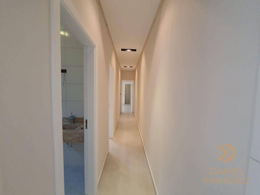 Casa à venda com 2 quartos, 74m² - Foto 14