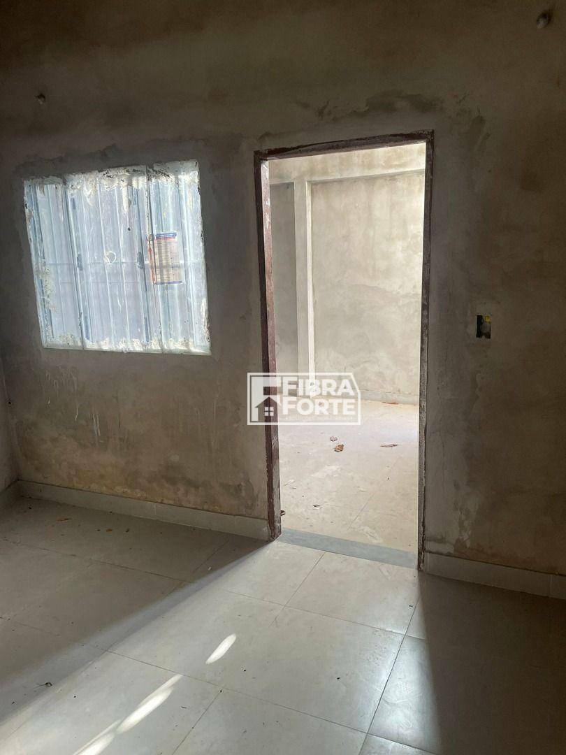 Casa à venda com 5 quartos, 200m² - Foto 11