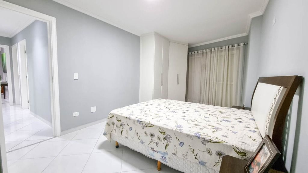 Apartamento à venda com 4 quartos, 140m² - Foto 10