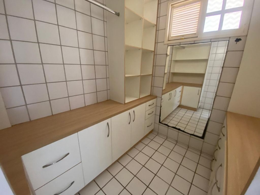 Casa para alugar com 4 quartos, 230m² - Foto 16