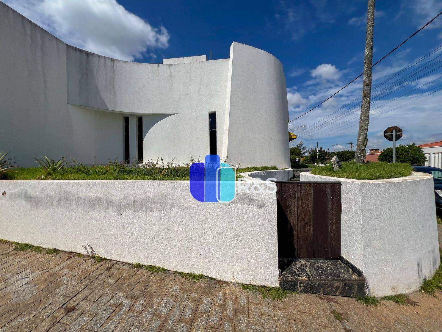 Casa para alugar com 3 quartos, 230m² - Foto 3
