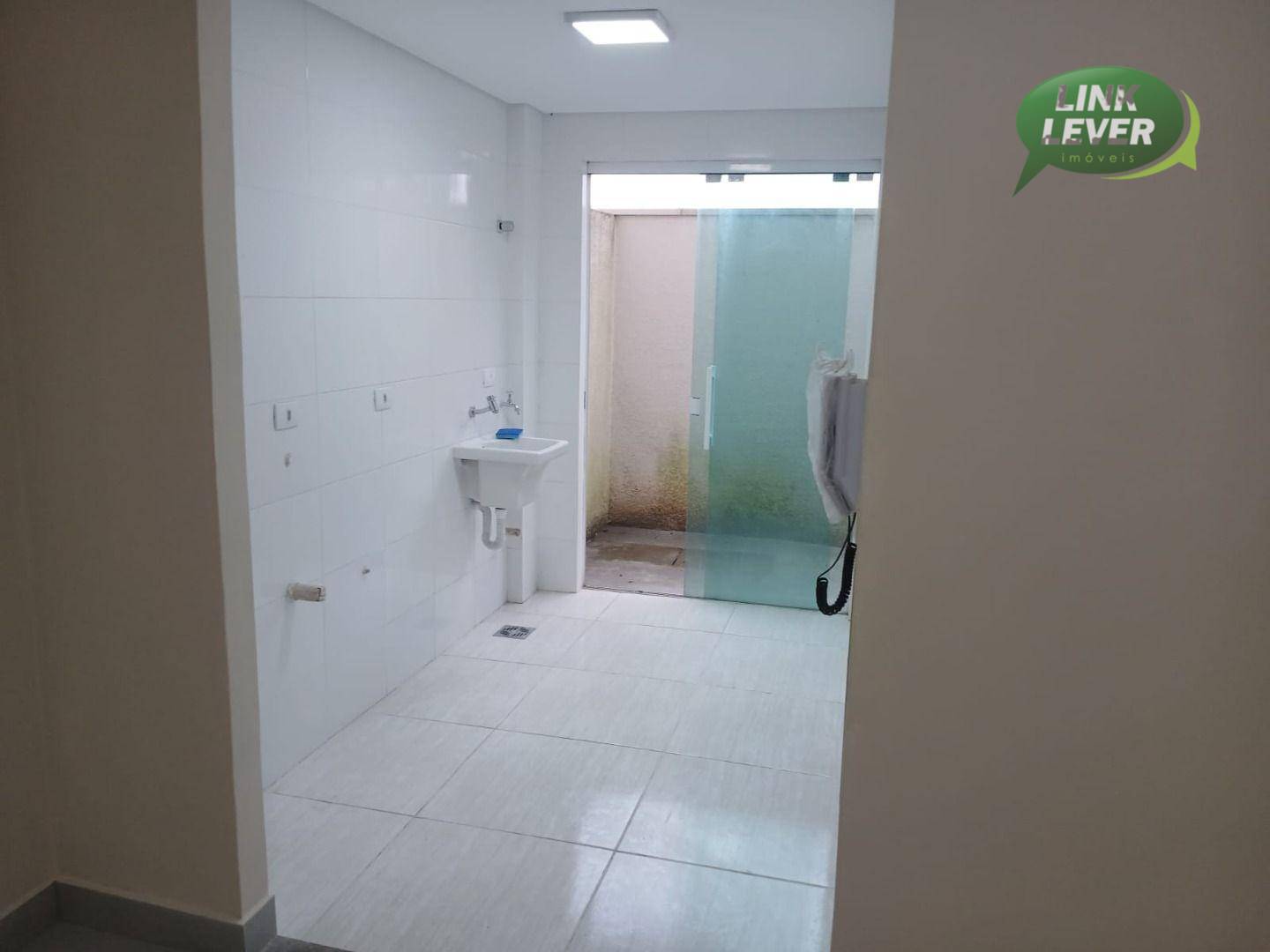 Apartamento à venda com 2 quartos, 44m² - Foto 3