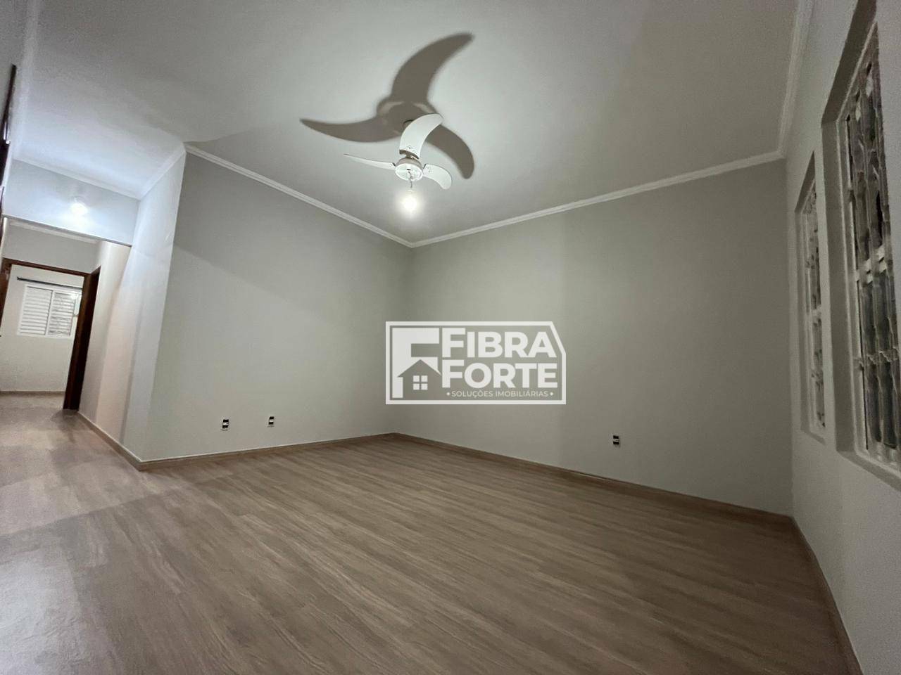 Casa à venda com 4 quartos, 200m² - Foto 12