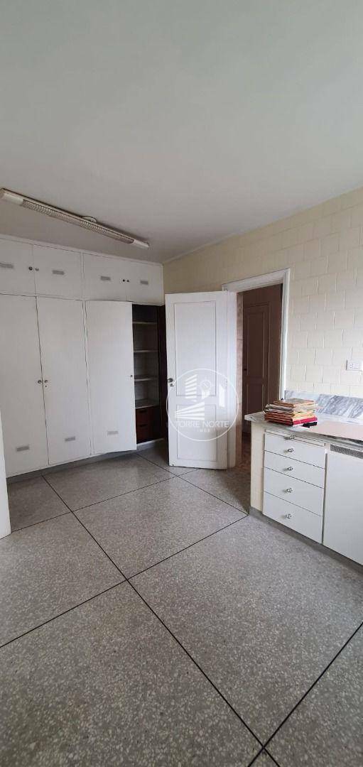 Apartamento à venda com 3 quartos, 256m² - Foto 46