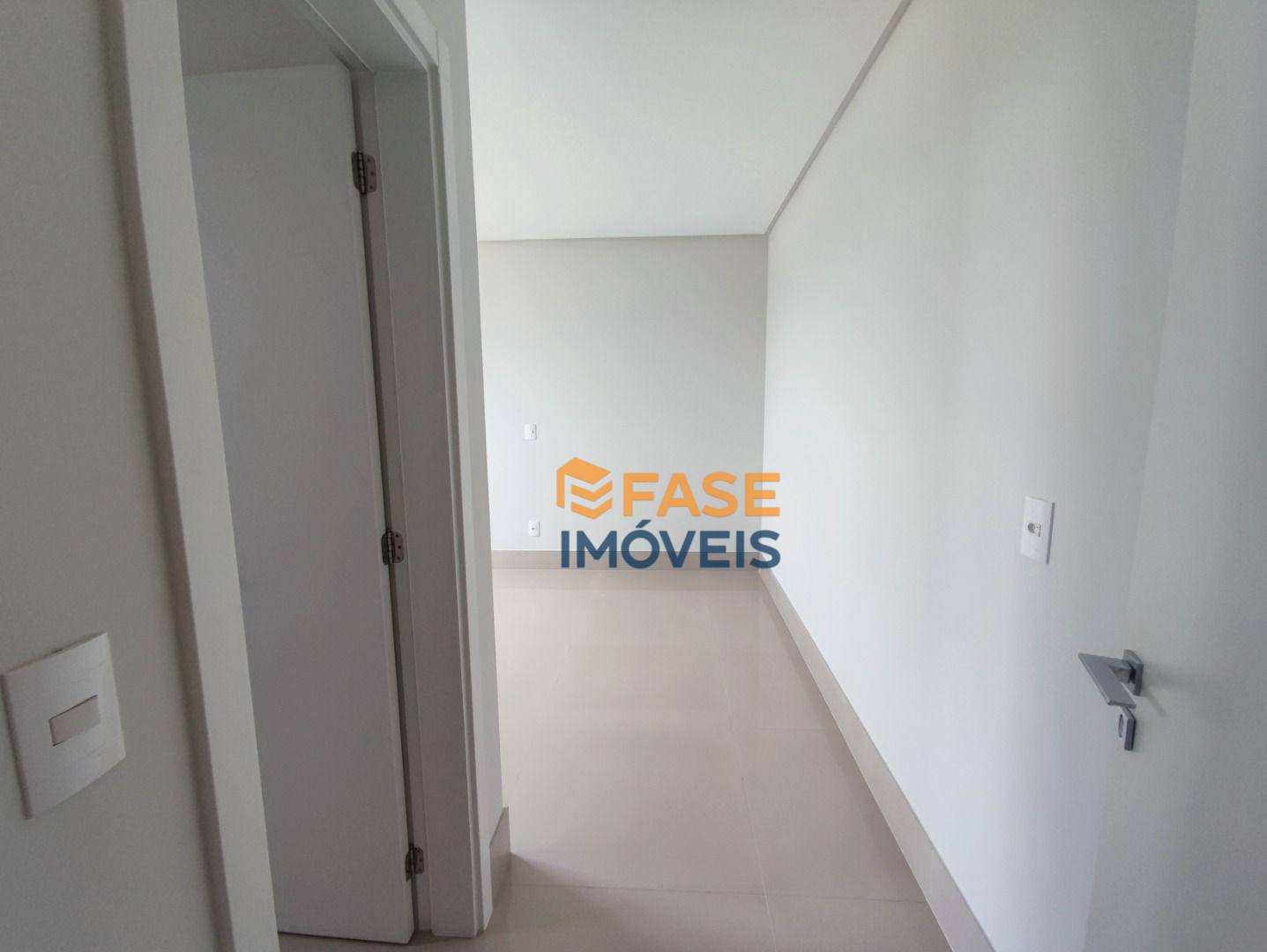 Apartamento à venda com 3 quartos, 172m² - Foto 12