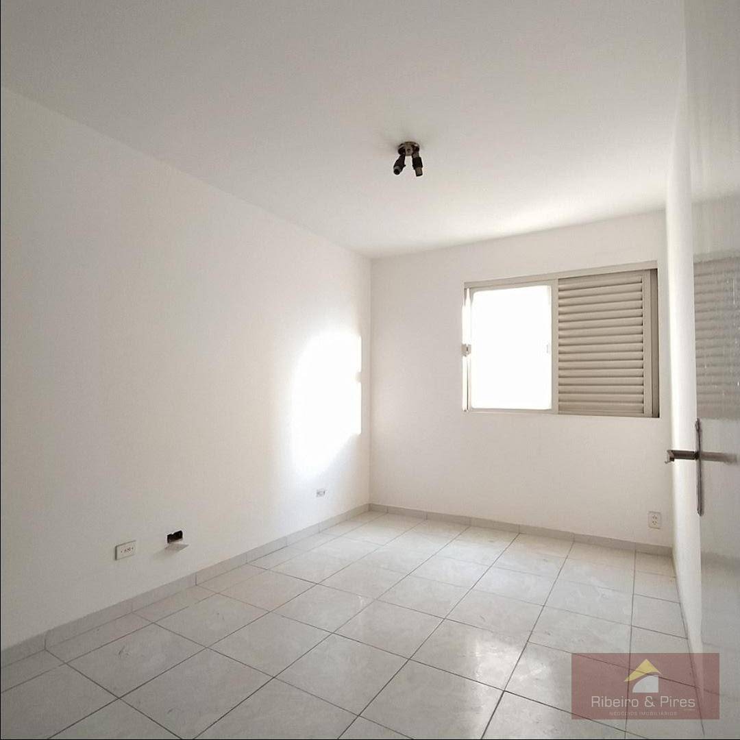 Apartamento à venda com 3 quartos, 66m² - Foto 4