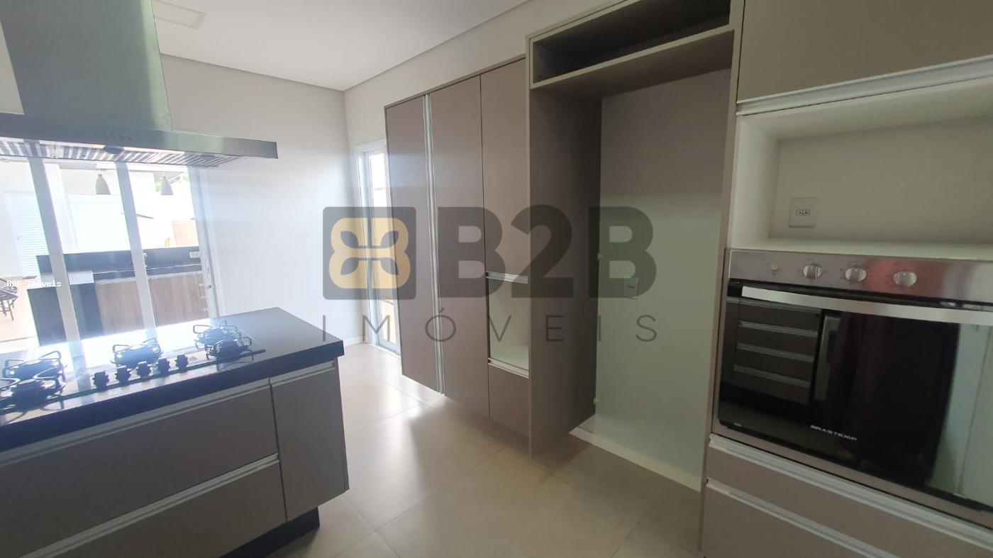 Casa de Condomínio à venda com 3 quartos, 250m² - Foto 3