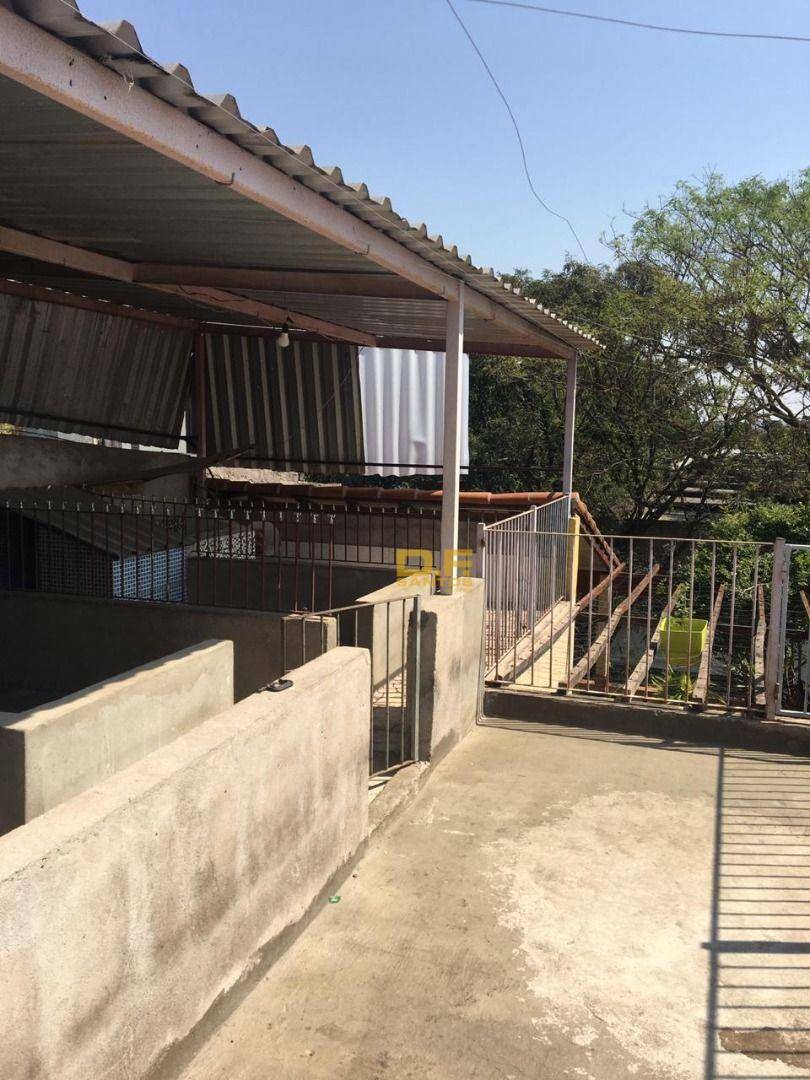 Sobrado à venda com 6 quartos, 196m² - Foto 29