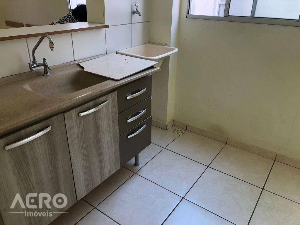 Apartamento à venda com 2 quartos, 47m² - Foto 4