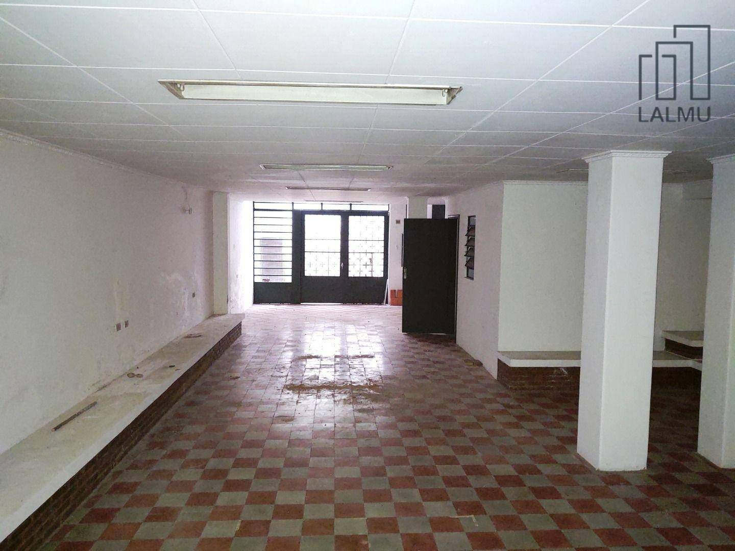 Sobrado para alugar com 3 quartos, 300m² - Foto 75