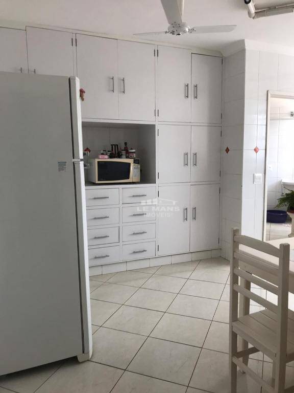 Apartamento à venda com 3 quartos, 156m² - Foto 10