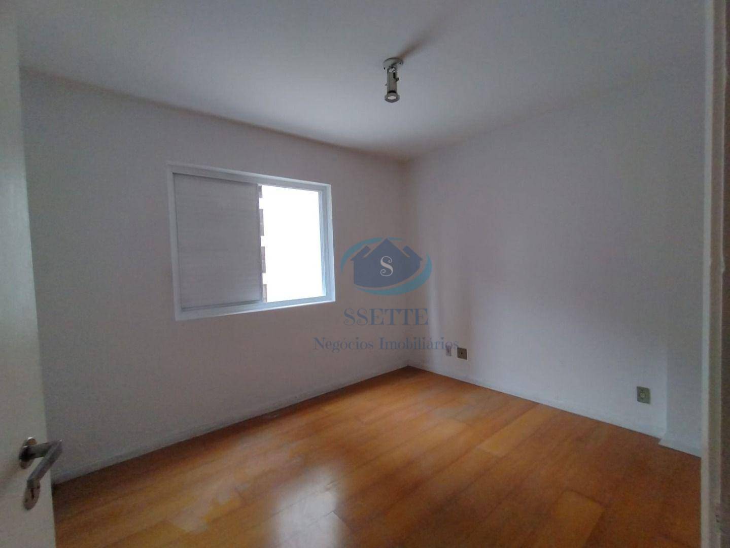 Apartamento para alugar com 3 quartos, 157m² - Foto 4