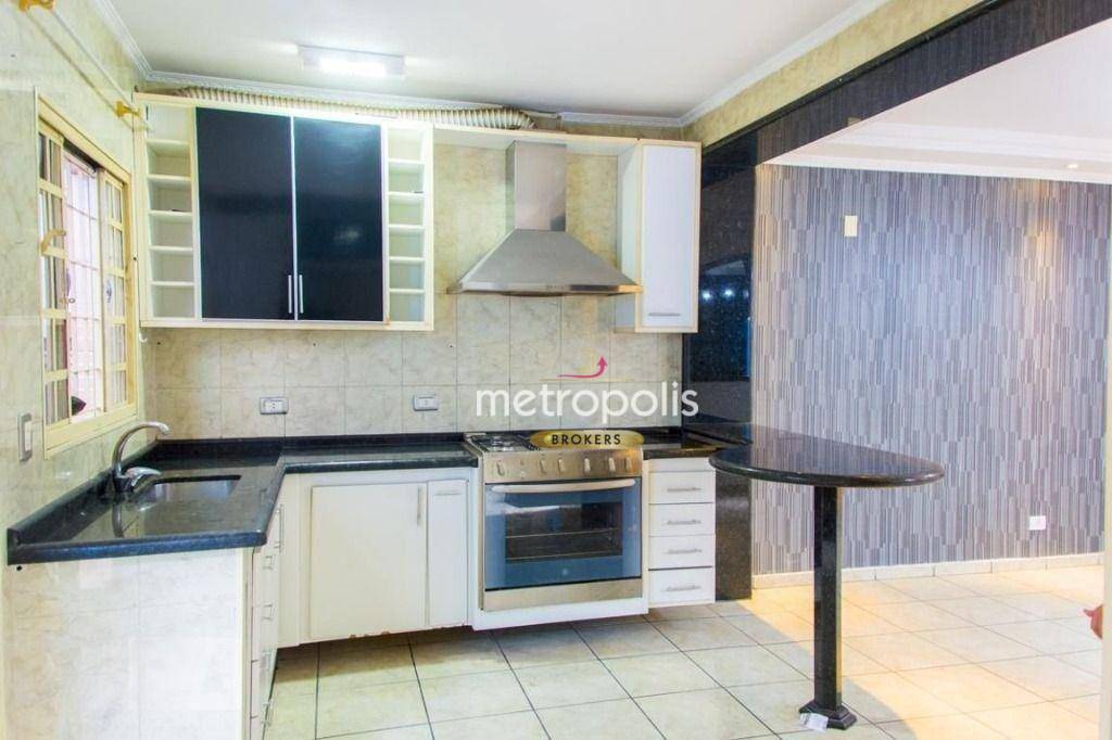 Sobrado à venda com 3 quartos, 200m² - Foto 2