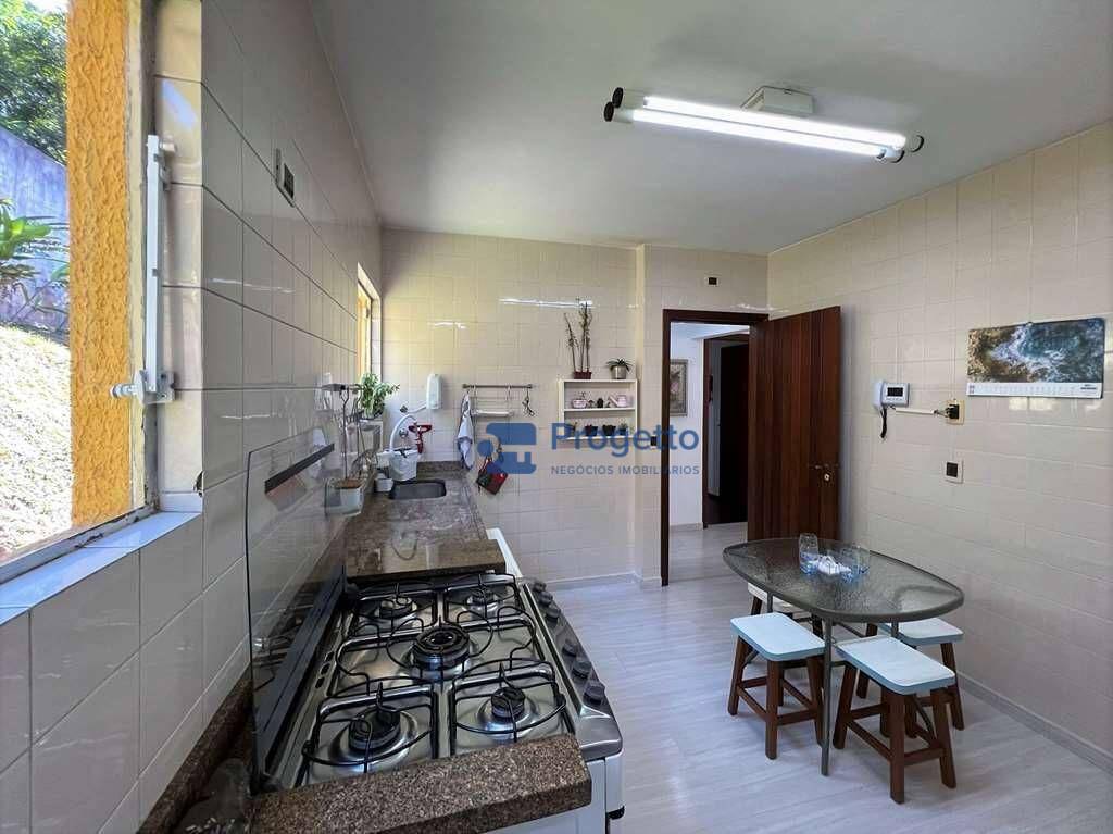 Casa à venda com 4 quartos, 350m² - Foto 23