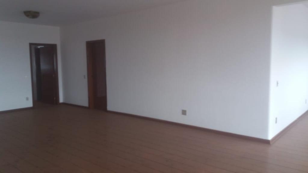 Apartamento para alugar com 4 quartos, 320m² - Foto 11