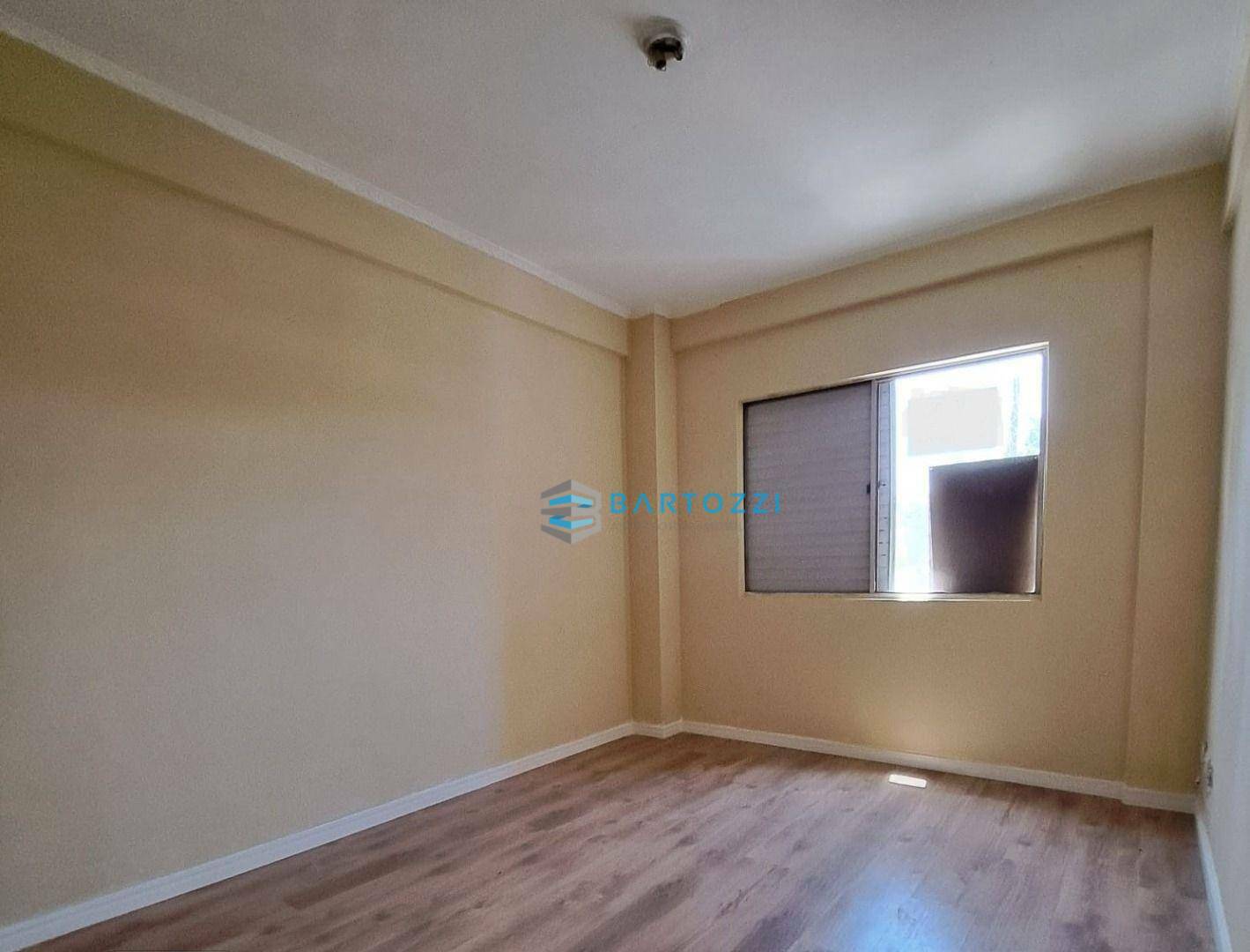 Apartamento à venda com 2 quartos, 72m² - Foto 3