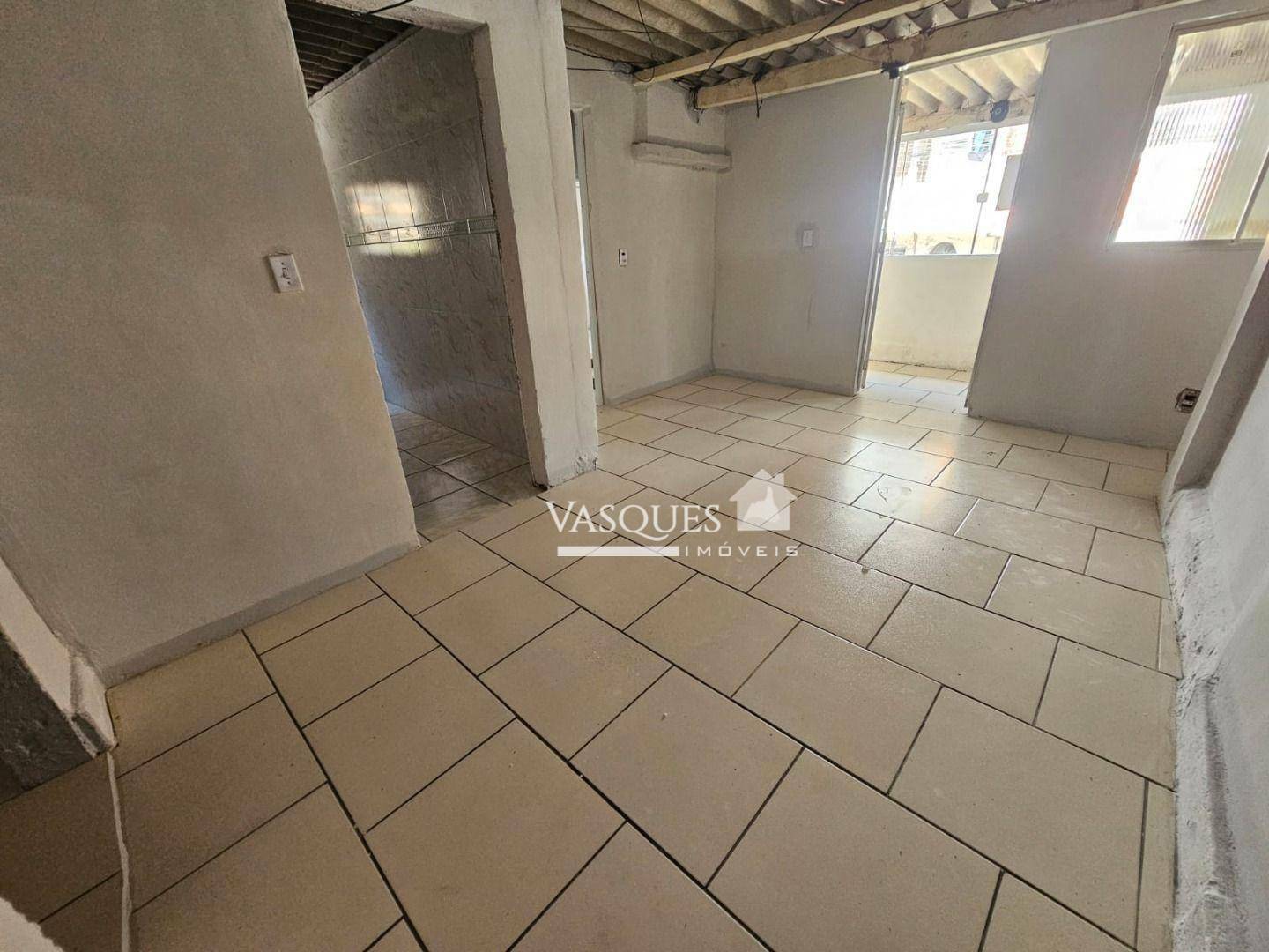 Casa à venda com 2 quartos, 50m² - Foto 1