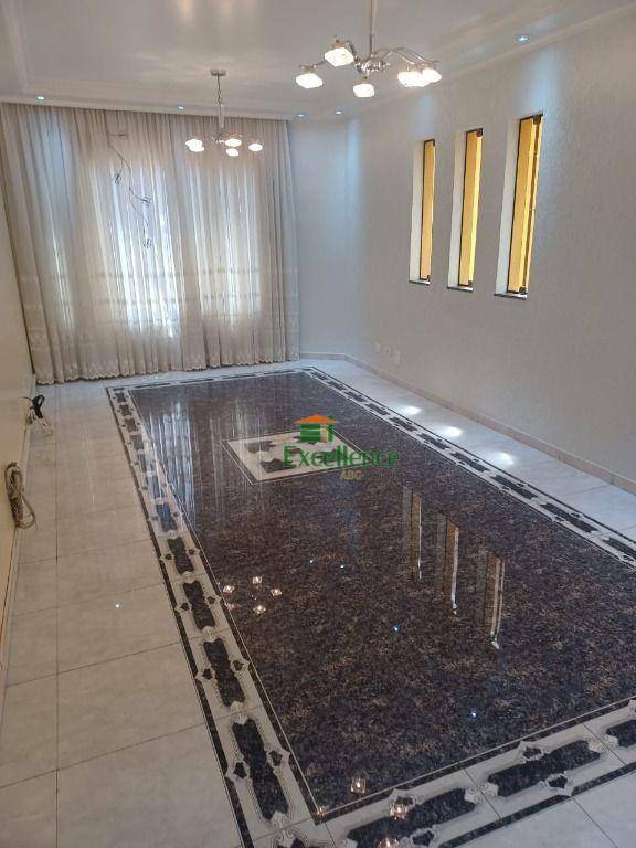 Sobrado à venda com 3 quartos, 210m² - Foto 1