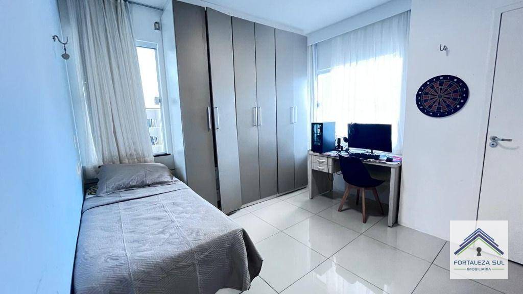 Casa de Condomínio à venda com 5 quartos, 200m² - Foto 27