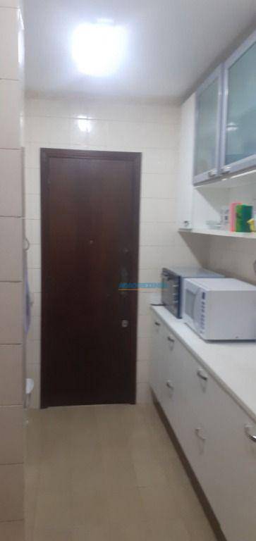 Apartamento à venda com 2 quartos, 70m² - Foto 12