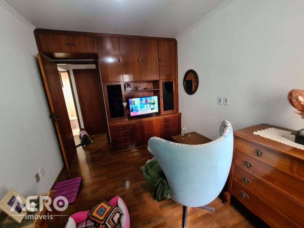 Apartamento à venda com 3 quartos, 131m² - Foto 21