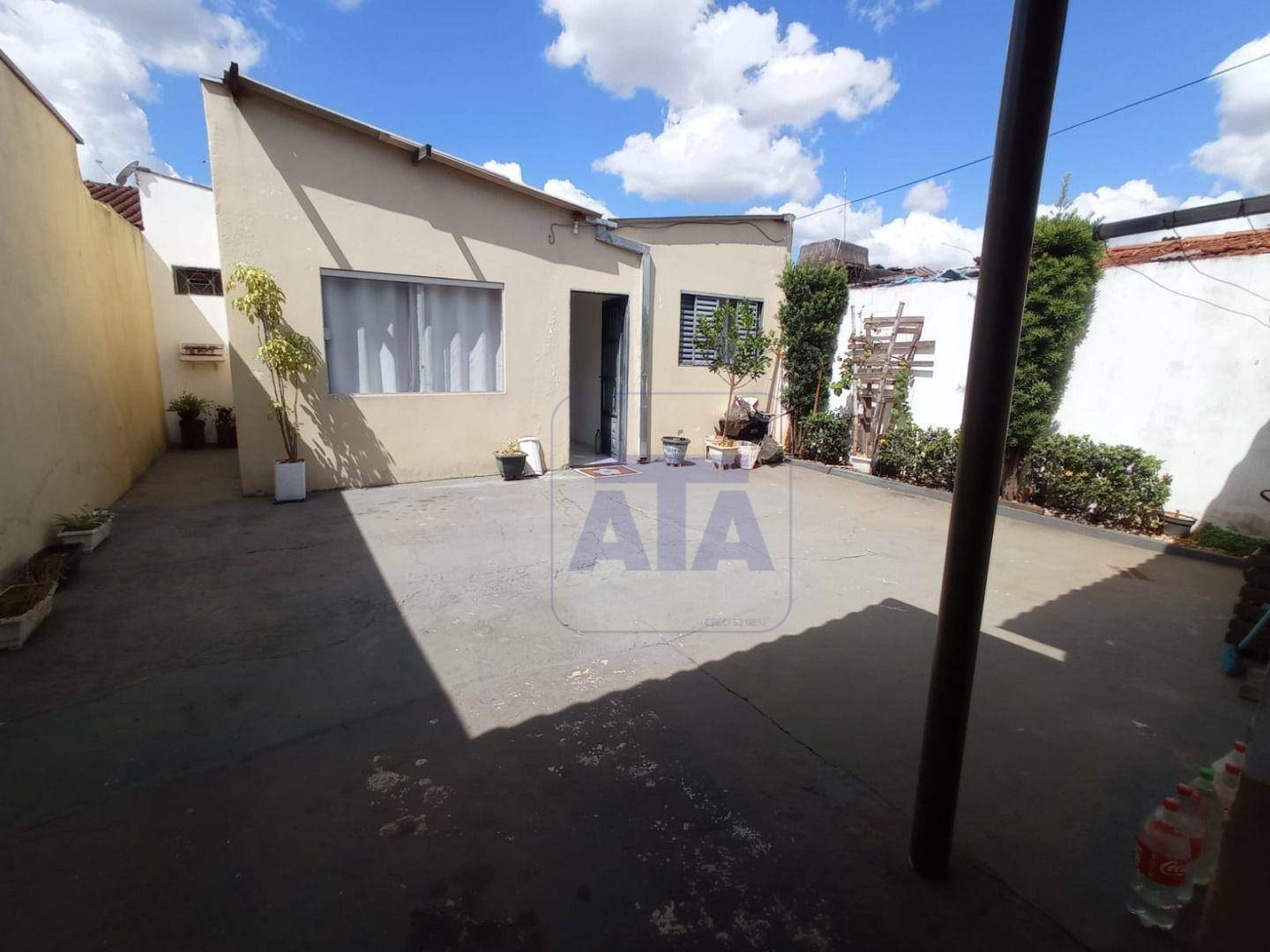 Casa à venda com 3 quartos, 131m² - Foto 2