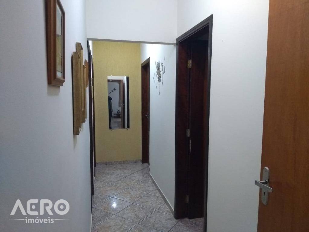 Casa à venda com 4 quartos, 171m² - Foto 5