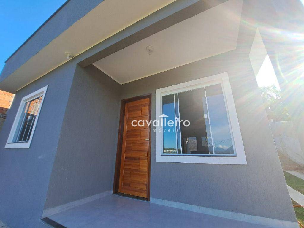 Casa à venda com 2 quartos, 70m² - Foto 1