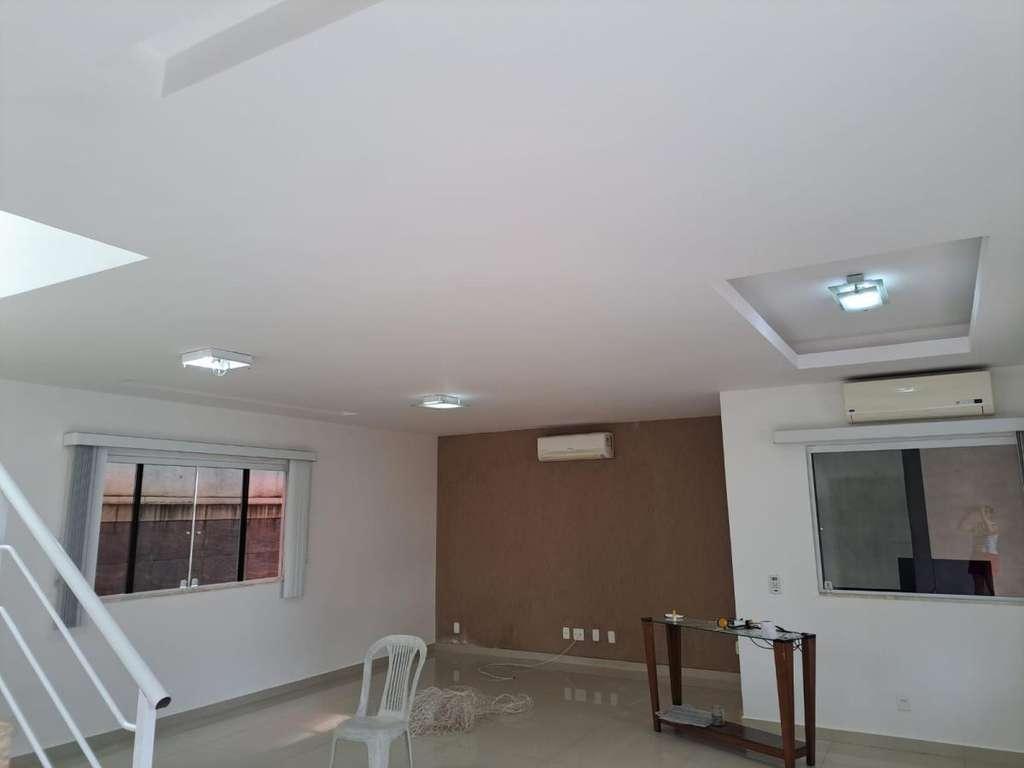 Casa de Condomínio para alugar com 4 quartos, 300m² - Foto 12