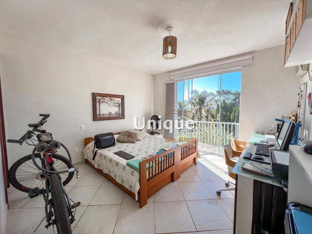 Casa de Condomínio à venda com 4 quartos, 220m² - Foto 13