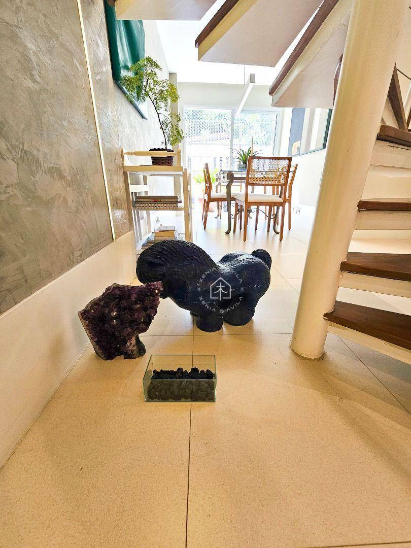 Cobertura à venda com 3 quartos, 225m² - Foto 2
