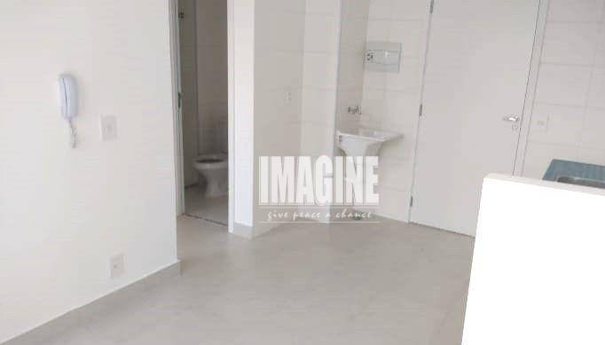 Apartamento à venda com 2 quartos, 32m² - Foto 3