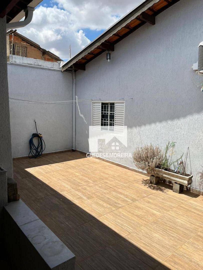 Casa à venda com 3 quartos, 180m² - Foto 24