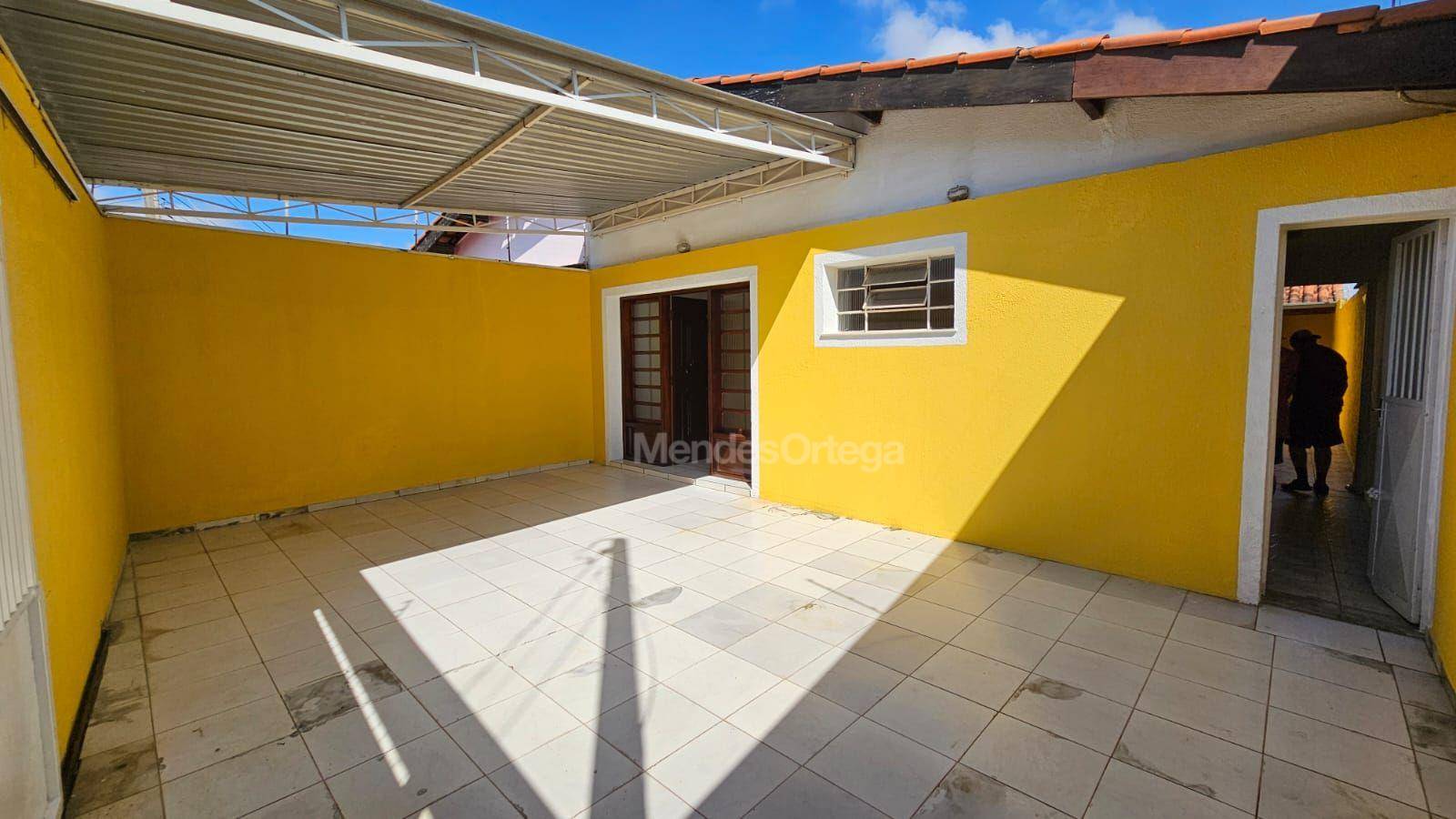 Casa para alugar com 2 quartos, 117m² - Foto 2