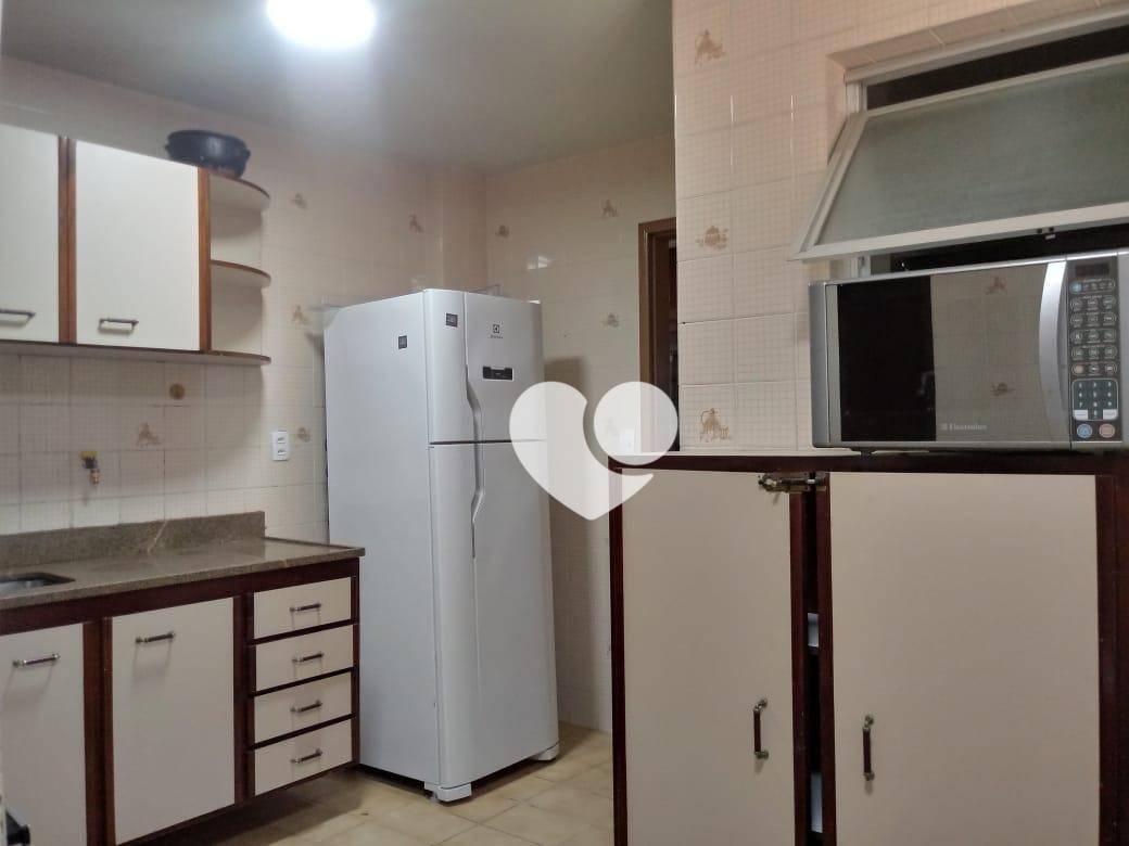 Apartamento à venda com 3 quartos, 200m² - Foto 8