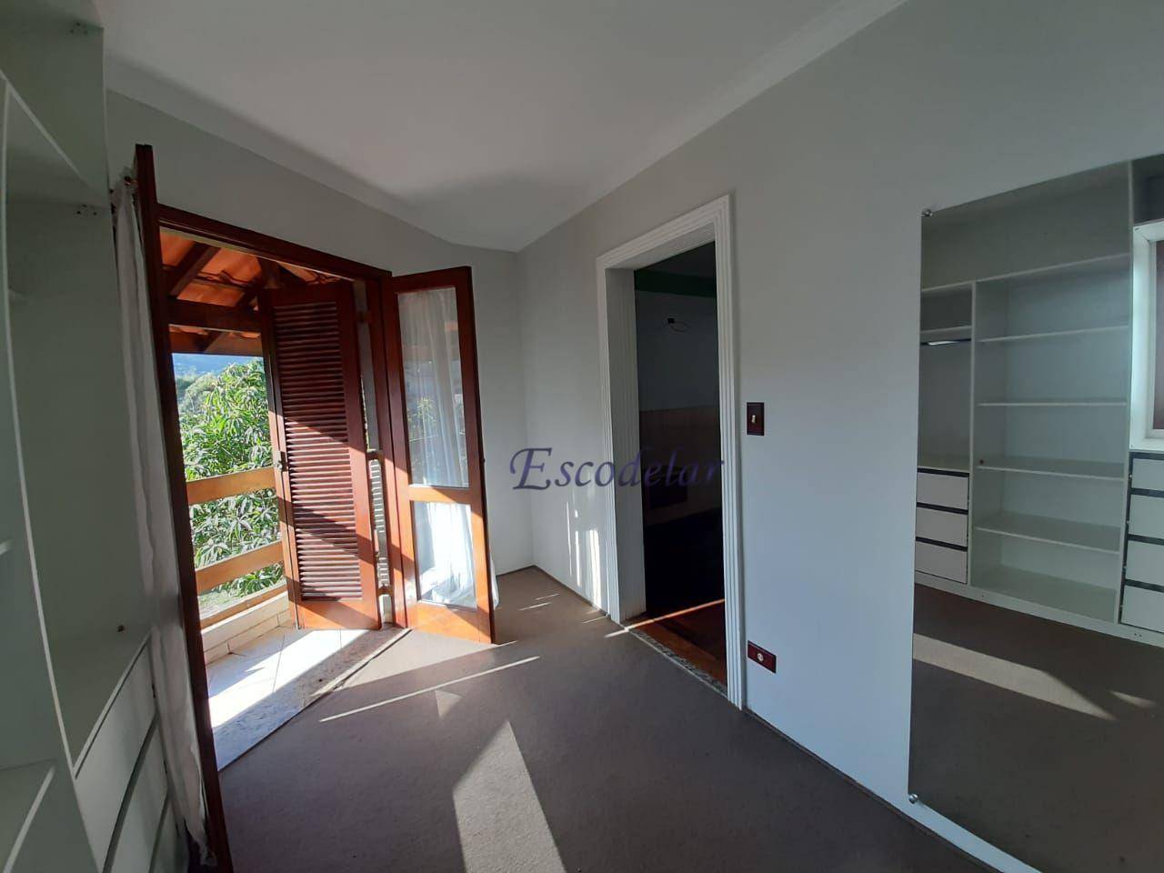 Casa à venda com 5 quartos, 320m² - Foto 5