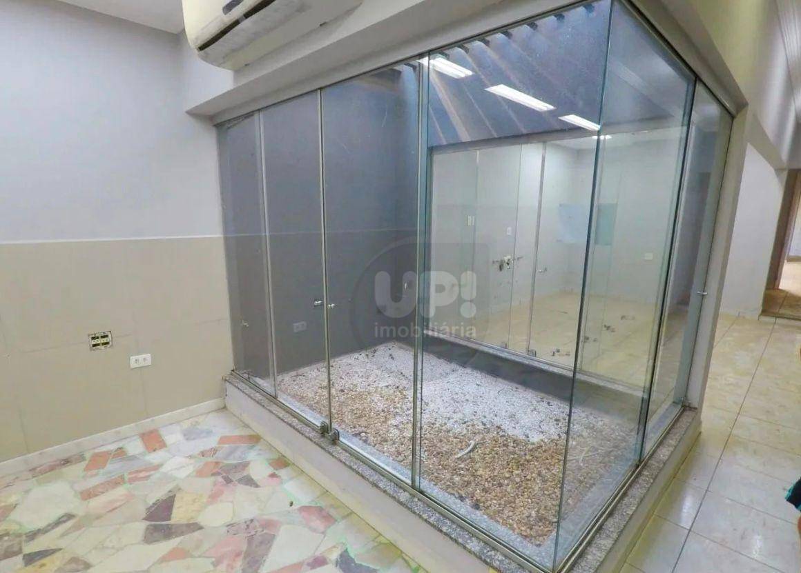 Casa à venda com 6 quartos, 189m² - Foto 2