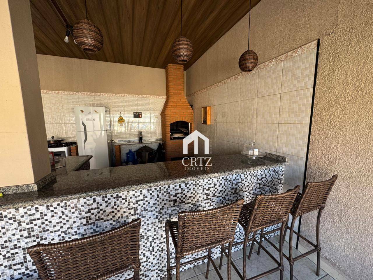 Casa à venda com 2 quartos, 146m² - Foto 1