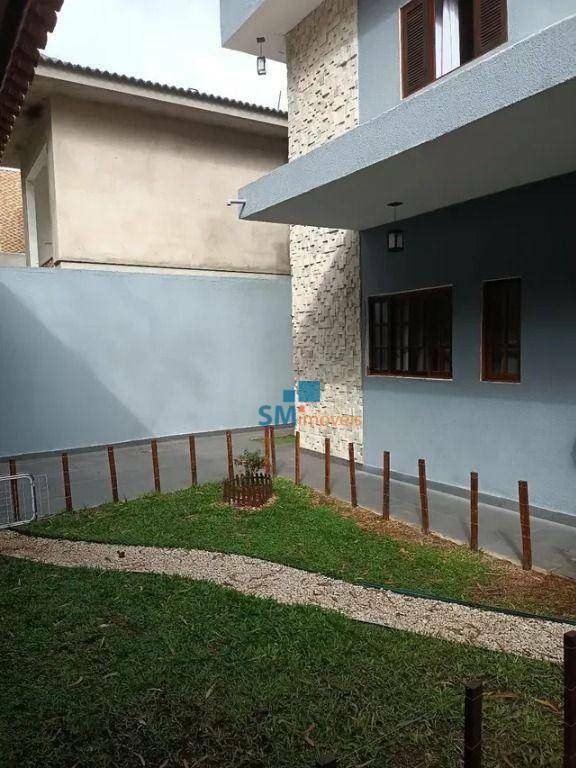 Sobrado à venda com 3 quartos, 200m² - Foto 1