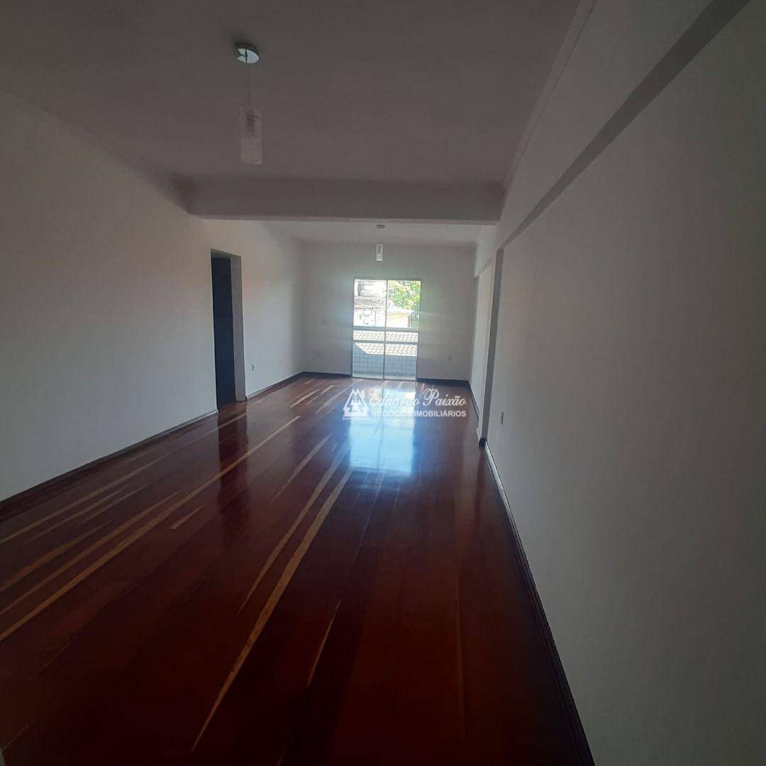 Apartamento para alugar com 2 quartos, 100m² - Foto 1