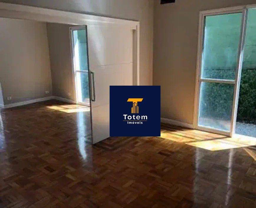 Casa para alugar com 4 quartos, 450m² - Foto 2