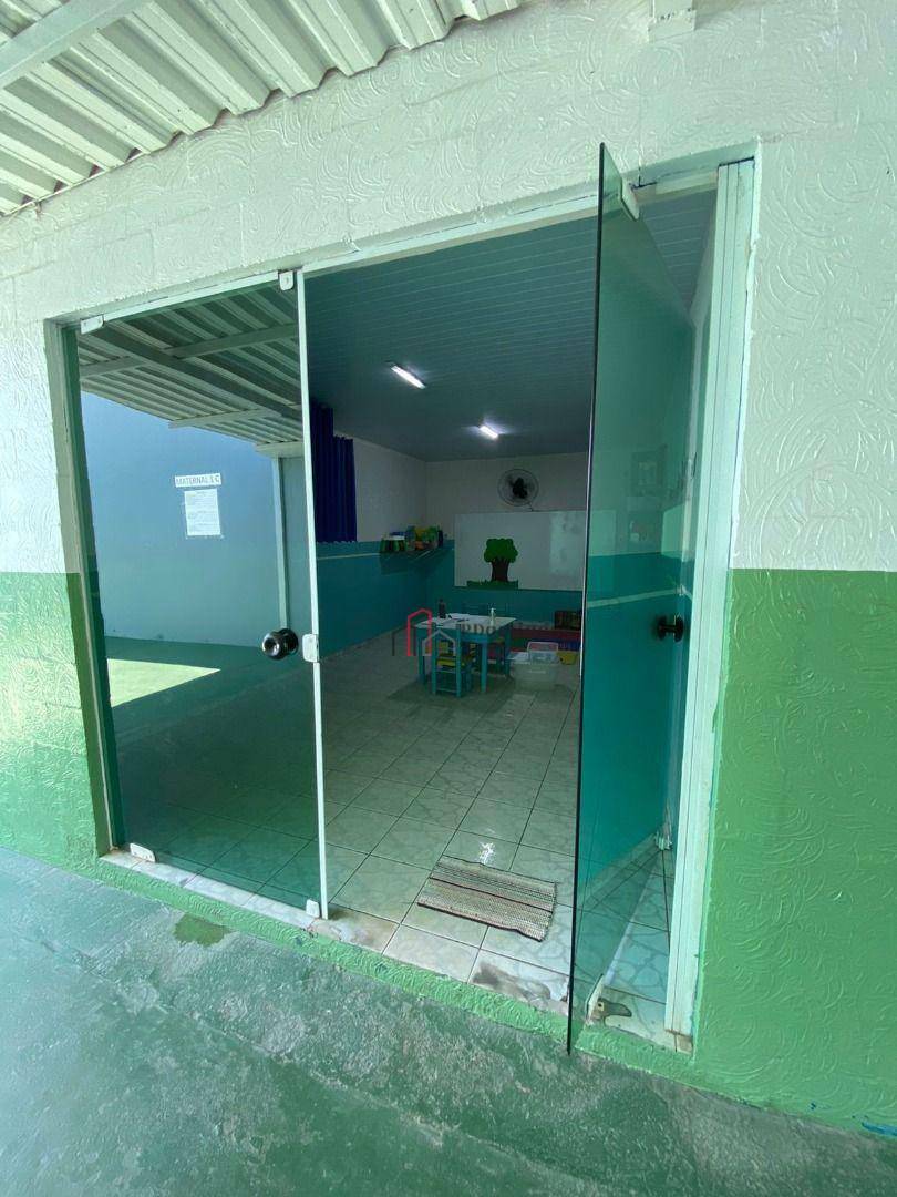 Casa à venda com 5 quartos, 300m² - Foto 4