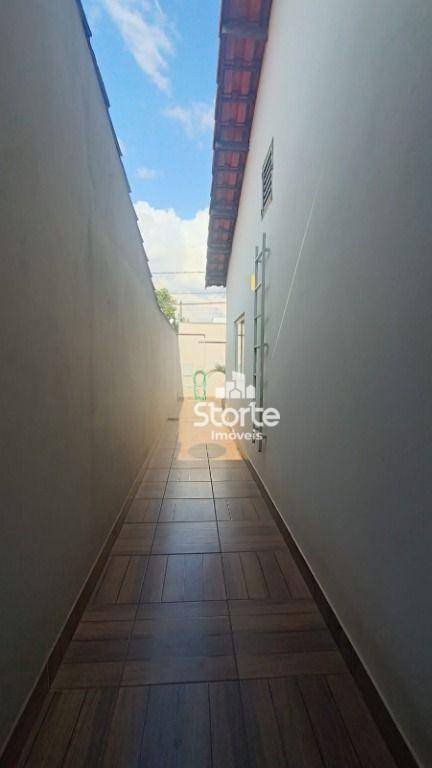 Casa à venda com 3 quartos, 200m² - Foto 17