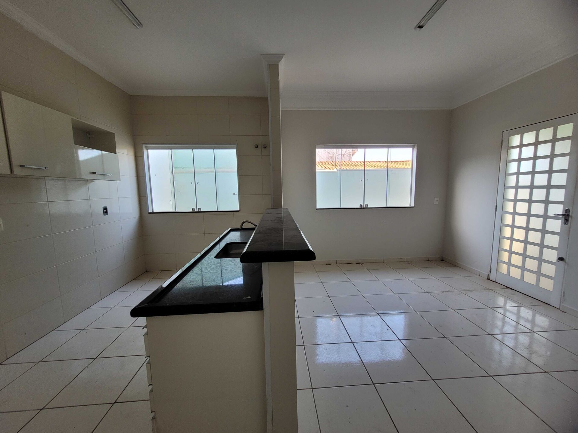 Casa à venda com 2 quartos, 188m² - Foto 6