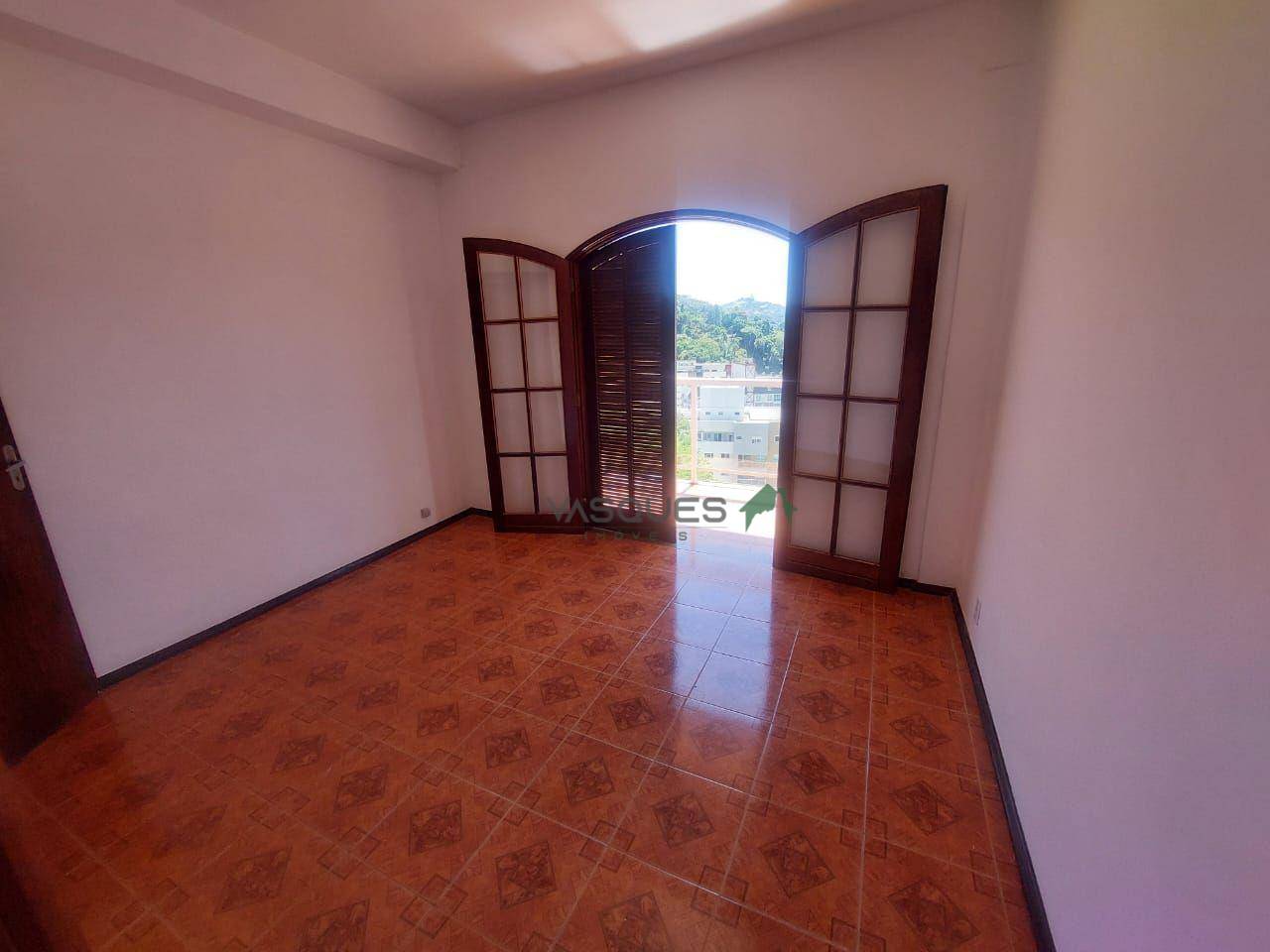 Casa para alugar com 4 quartos, 110m² - Foto 10